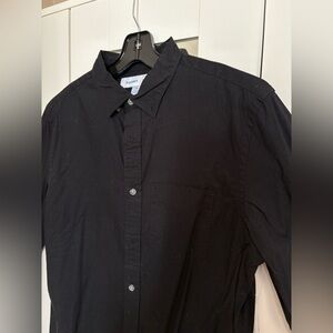 Old Navy Men’s Slim Fit Black Dress Shirt- Medium
